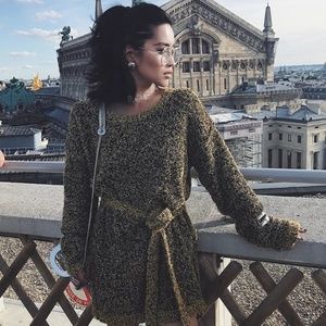 Sweater dress with belt